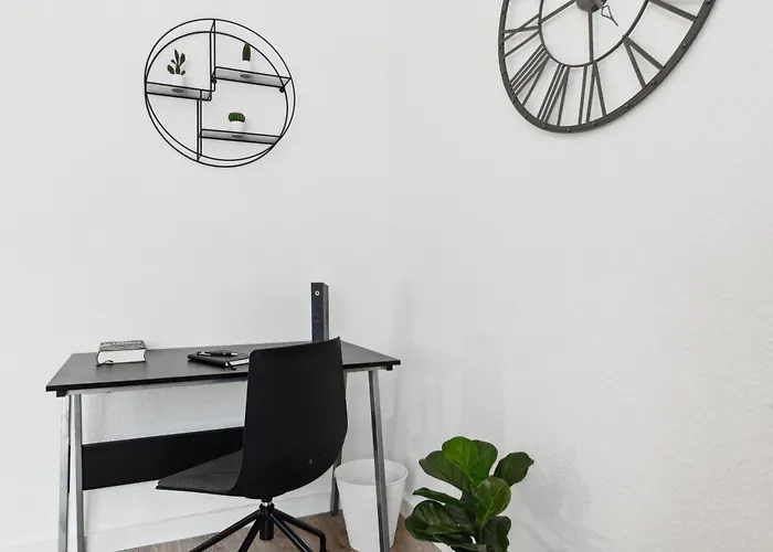 Modern-netflix-messe-veltins Arena-free Parking Apartment